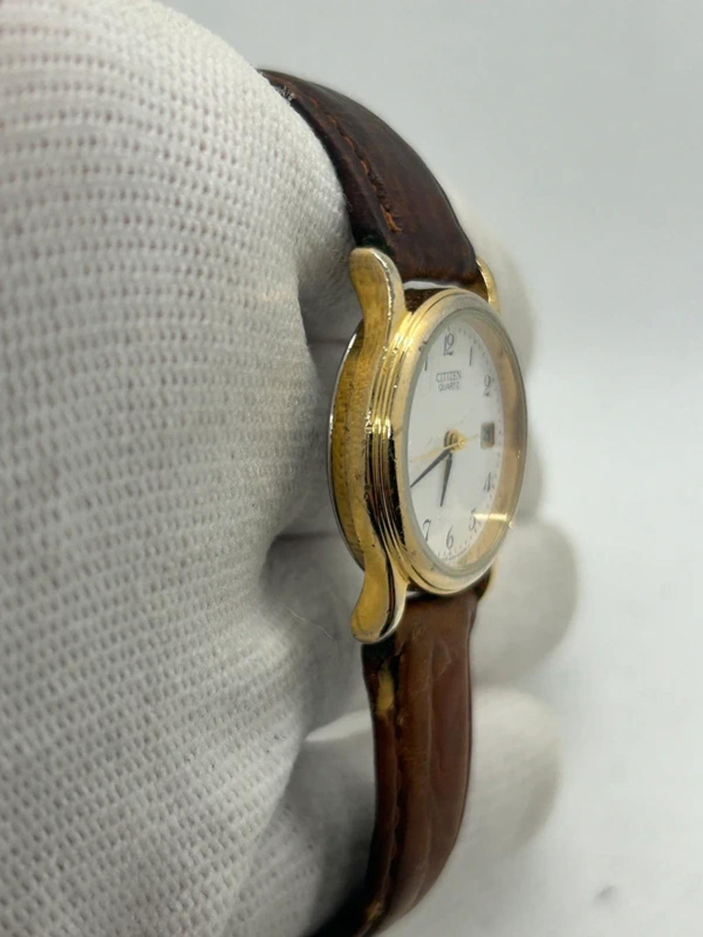Ladies Citizen vintage watch white dial gold case box and papers