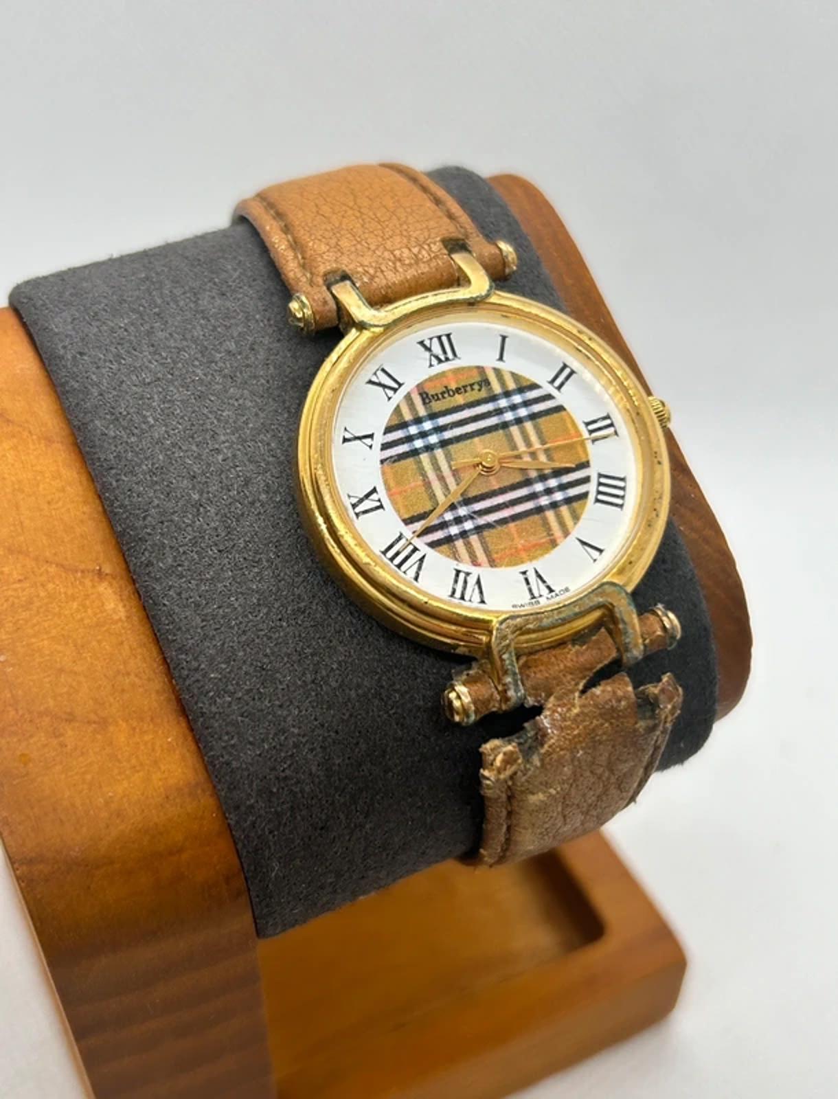 Vintage ladies Burberry quartz gold plated watch with nova check pattern