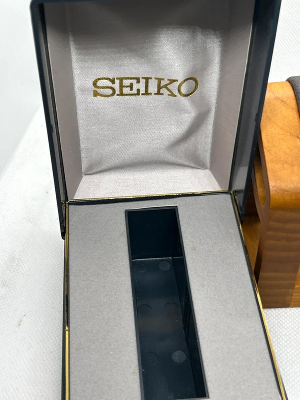 Ladies gold Seiko dress watch with brown leather strap and box