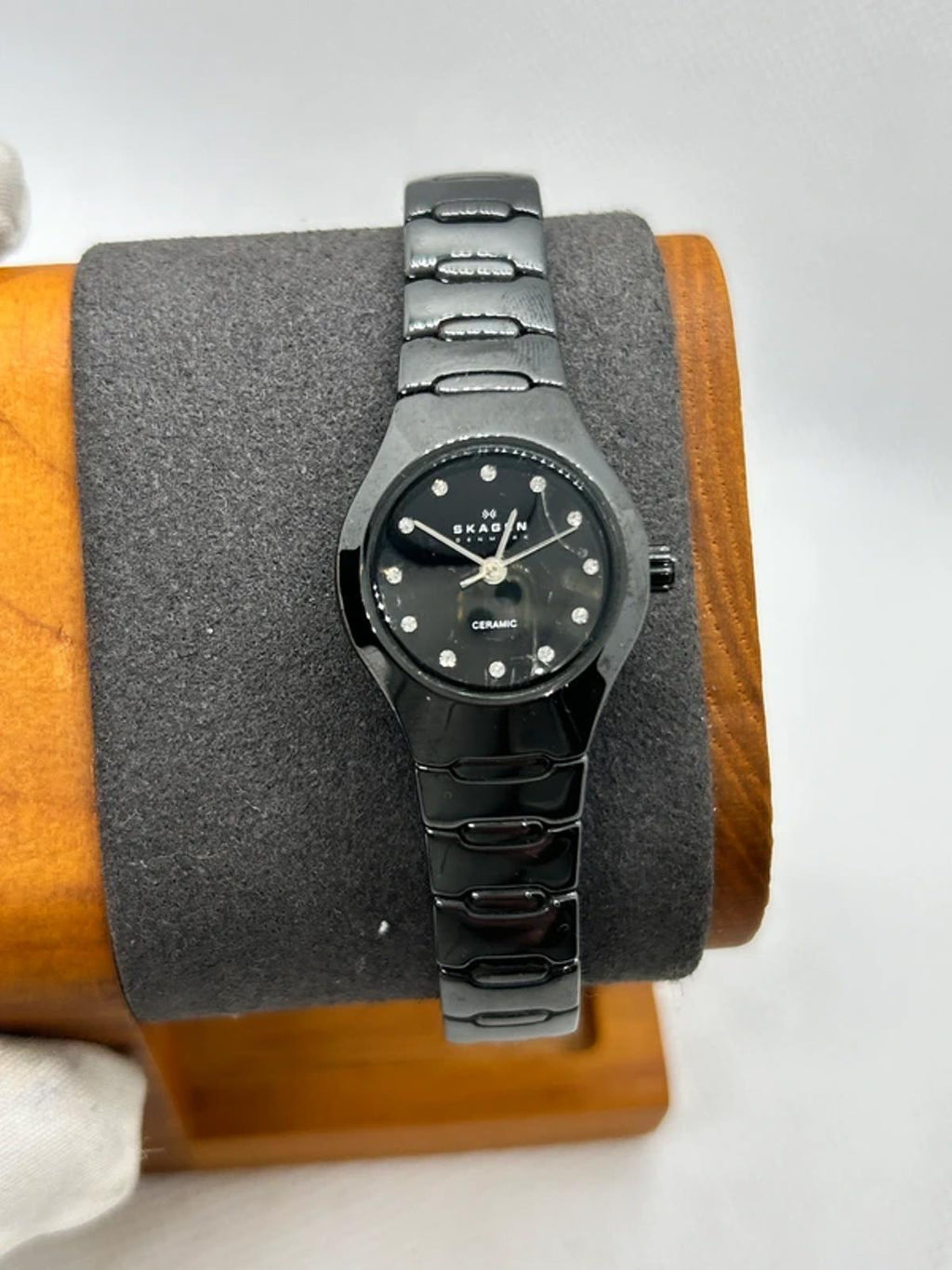 Ladies black Skagen watch with black dial and black bracelet