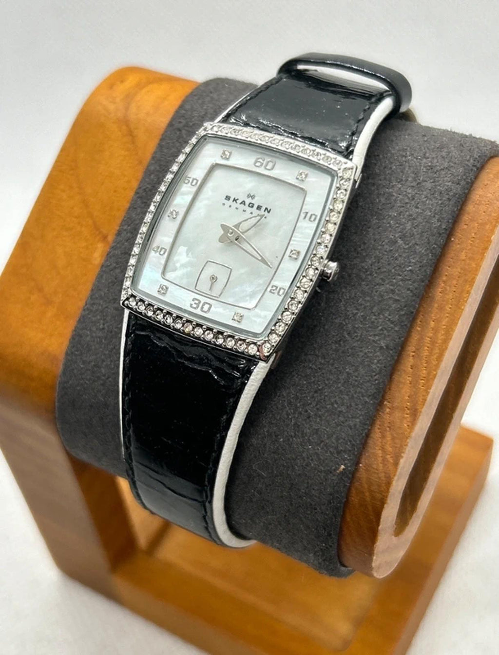 Lovely ladies Skagen watch mother of pearl dial diamantés with black strap