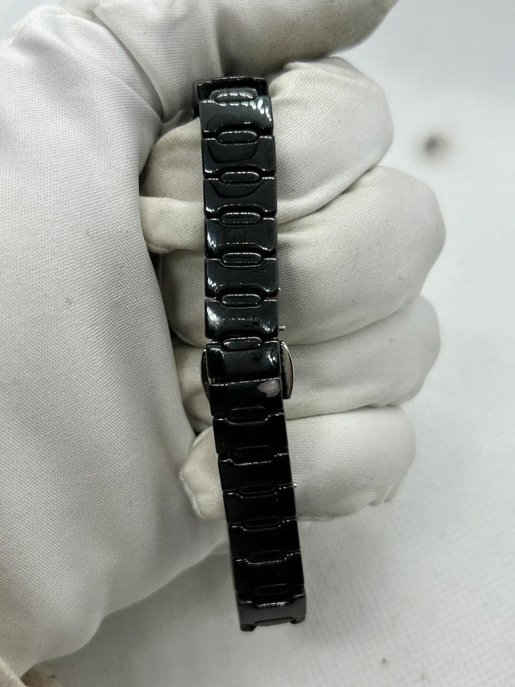 Ladies black Skagen watch with black dial and black bracelet