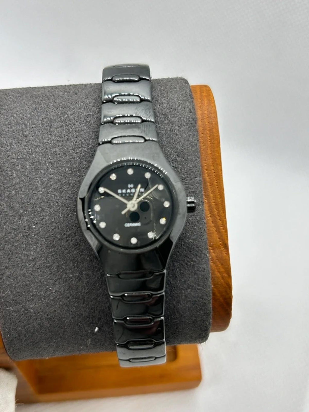 Ladies black Skagen watch with black dial and black bracelet