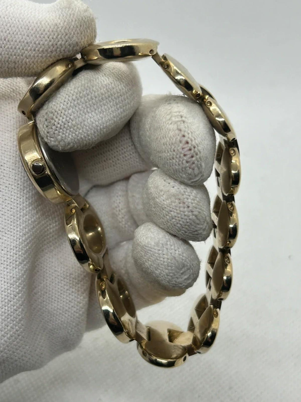 Ladies Fossil gold oval bracelet style watch