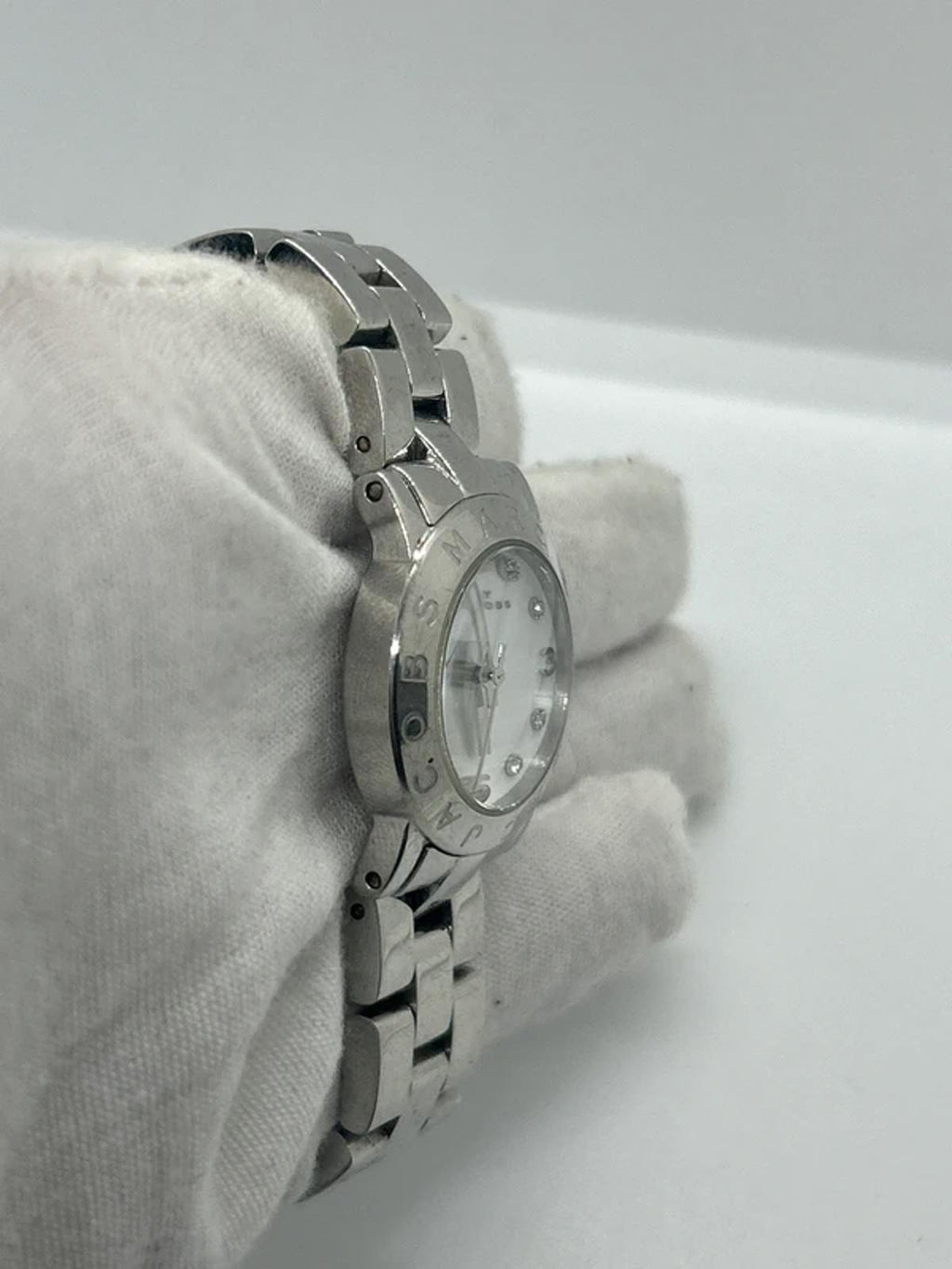 Ladies Marc Jacobs silver watch with white dial silver case and bracelet