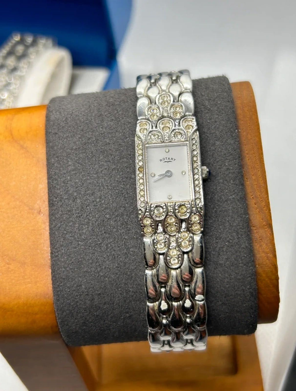 Stunning Ladies Rotary silver watch matching bracelet