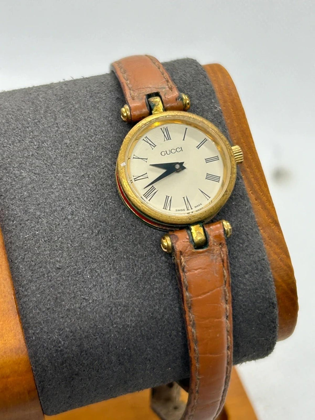 Vintage Gucci ladies watch with gold dial and red green case watch