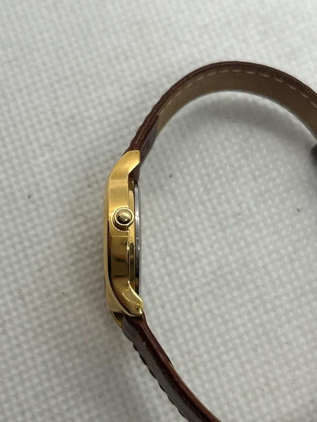 Ladies gold Seiko dress watch with brown leather strap and box