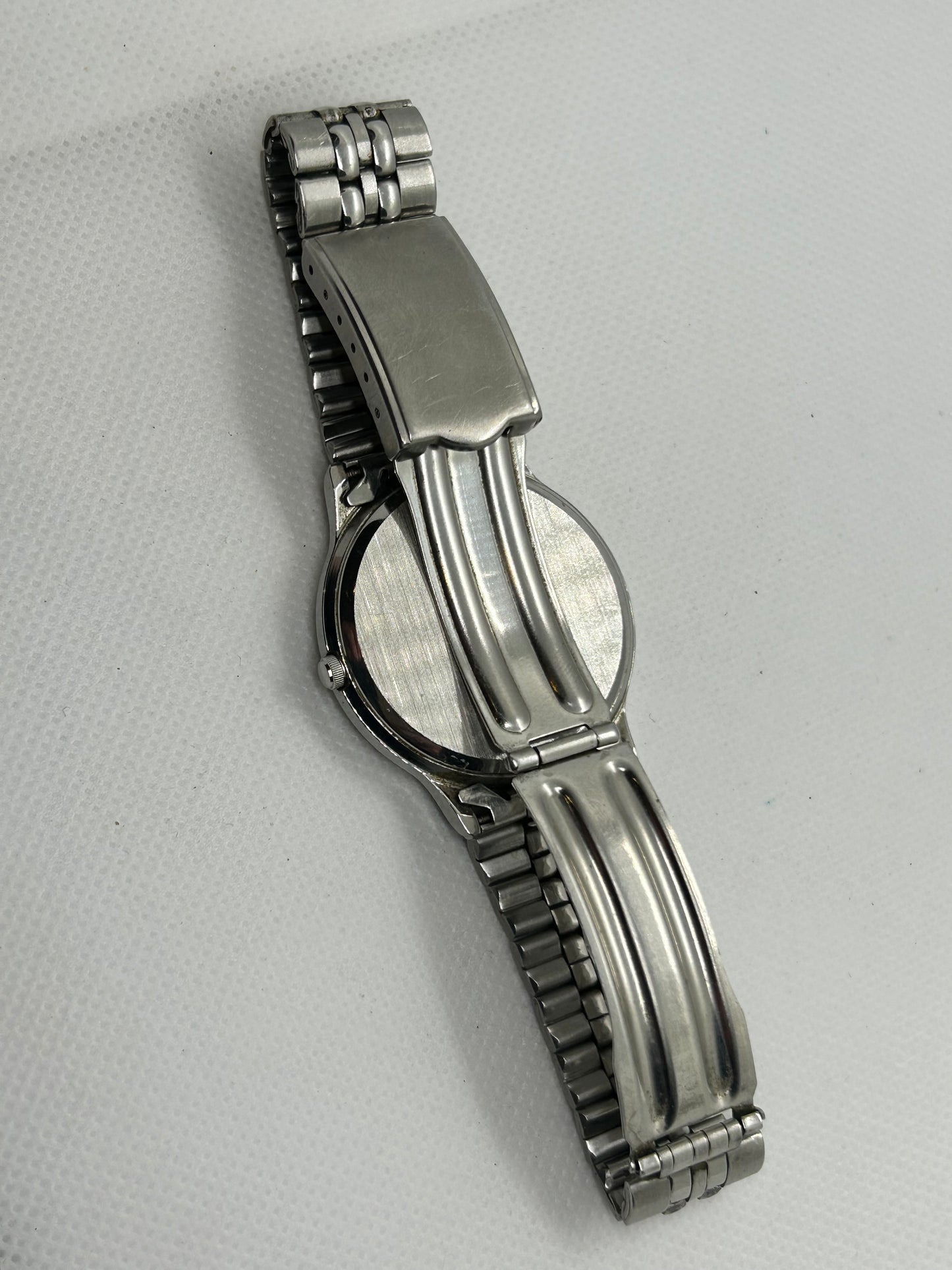 Accurist watch with date function silver case and bracelet