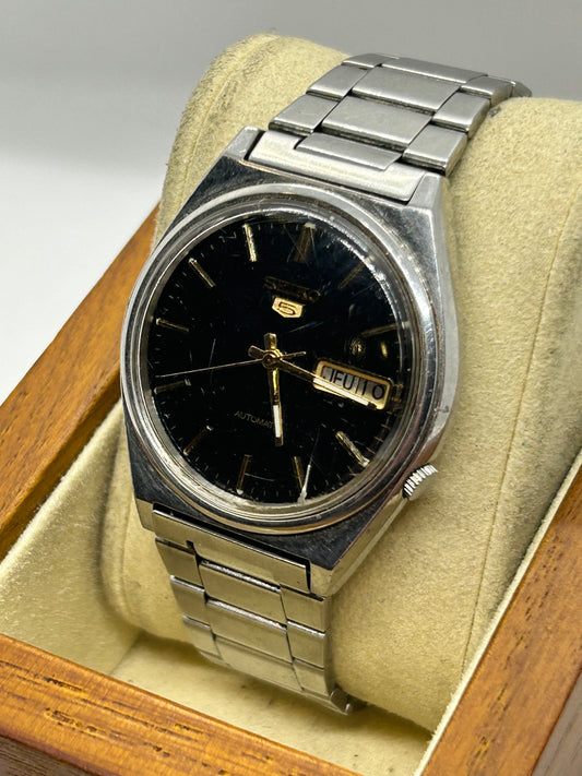 Seiko 5 Automatic watch black dial day date