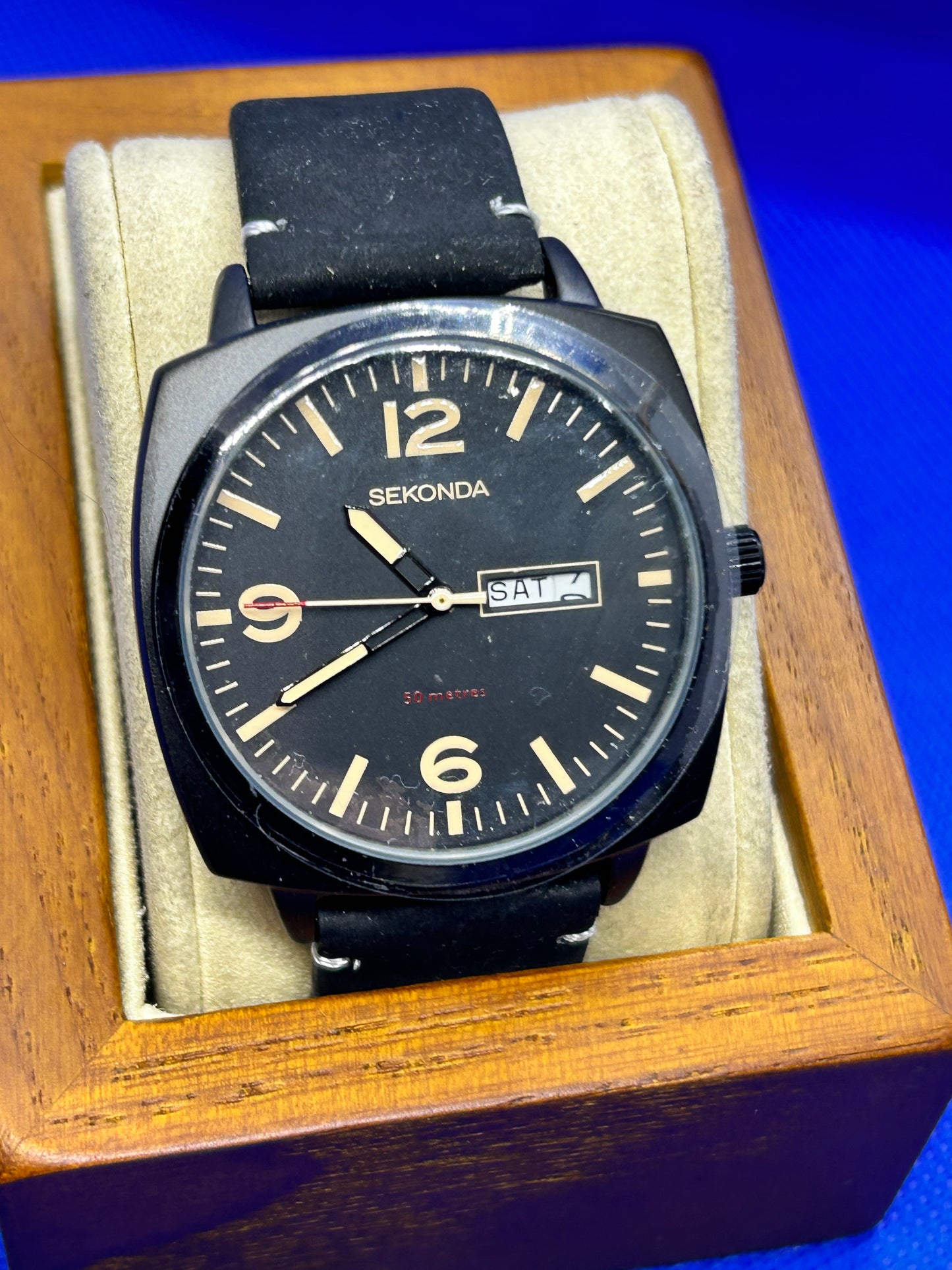 Sekonda 1995 day-date watch with explorer style dial