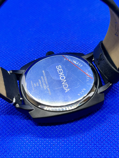 Sekonda 1995 day-date watch with explorer style dial