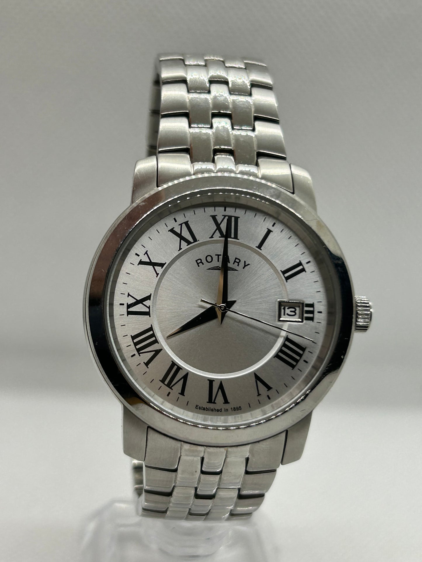 Rotary quartz silver gents dress watch with box