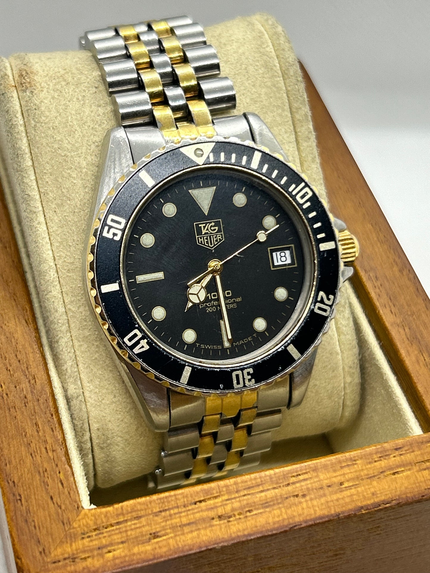 Tag Heuer 1000 professional vintage quartz watch black and gold