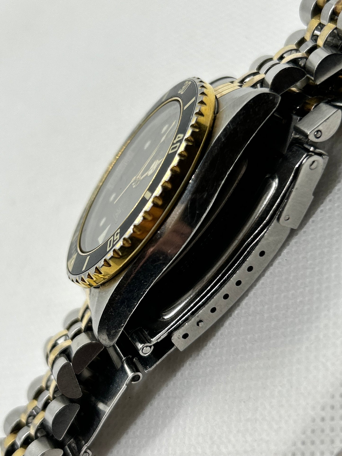 Tag Heuer 1000 professional vintage quartz watch black and gold