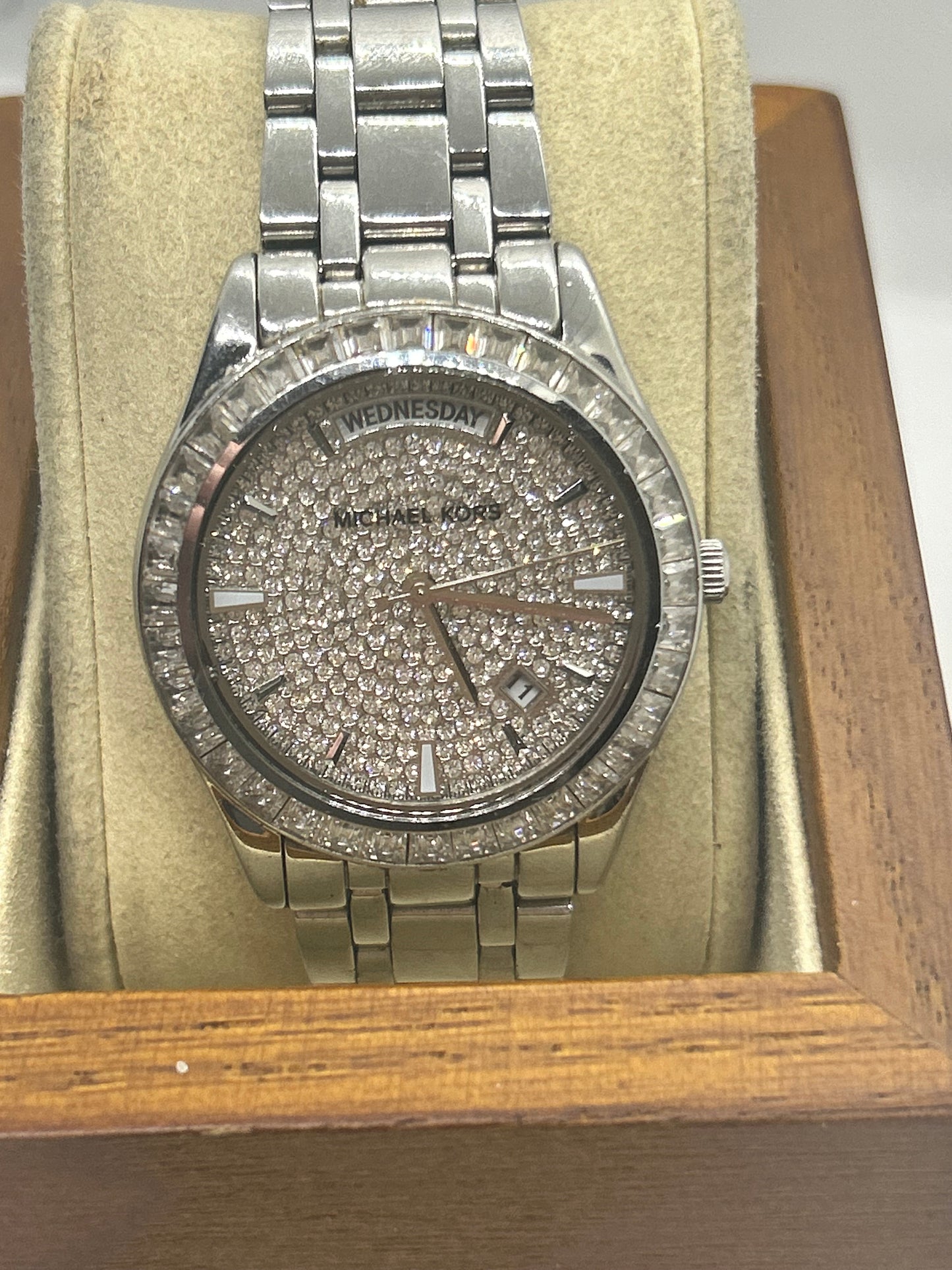 Michael Kors ladies quartz watch “diamond” dial day date