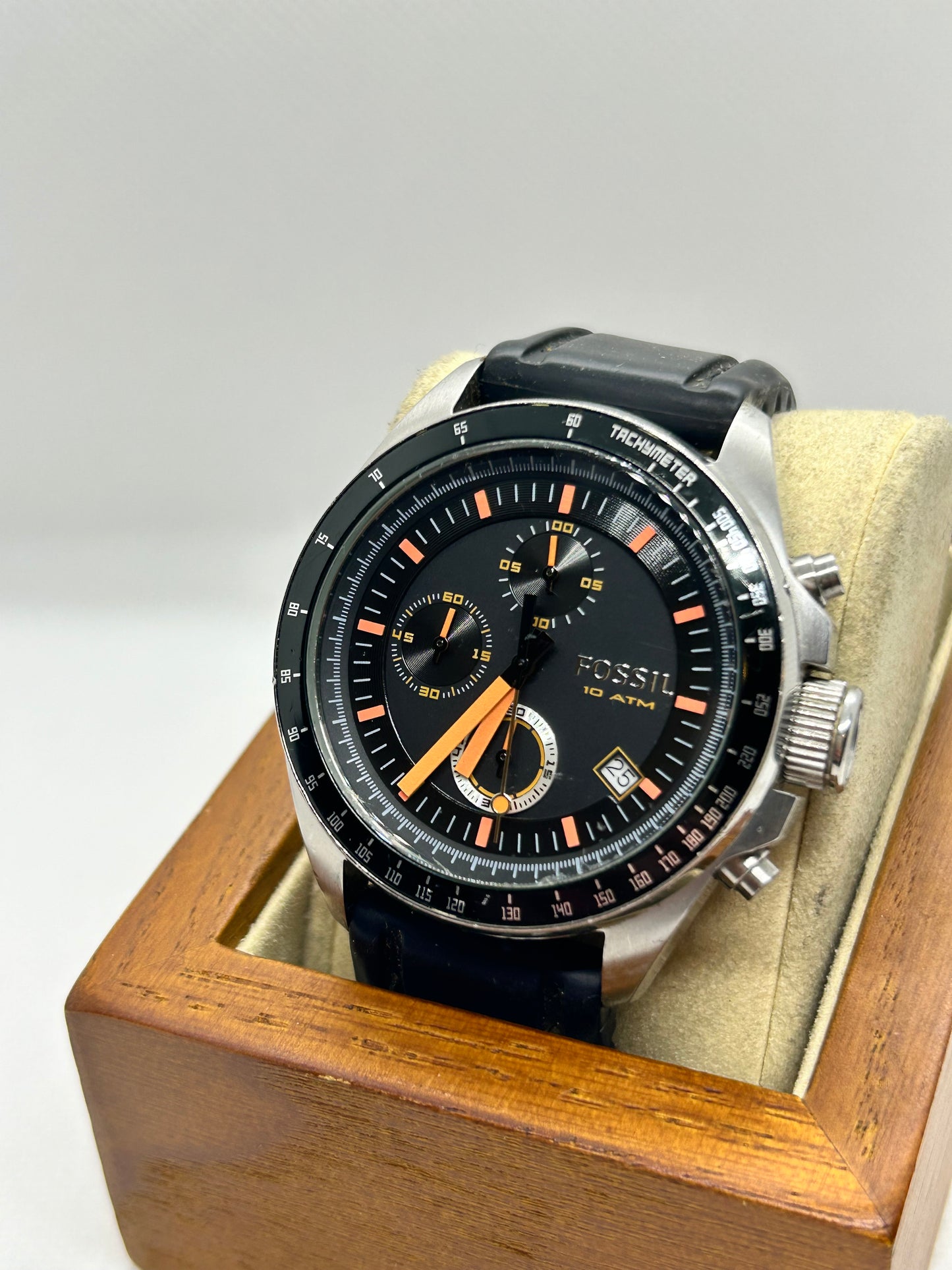 Fossil quartz chronograph with date function and rubber strap