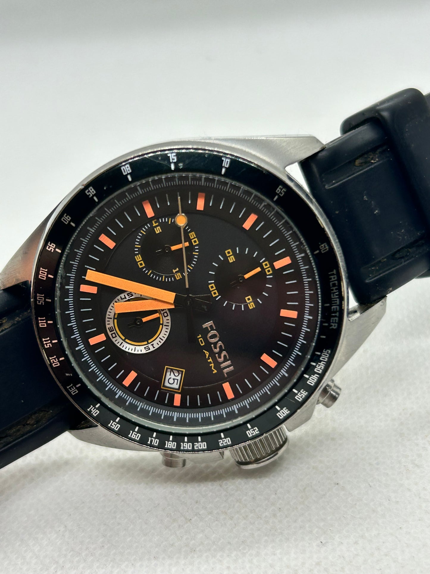 Fossil quartz chronograph with date function and rubber strap