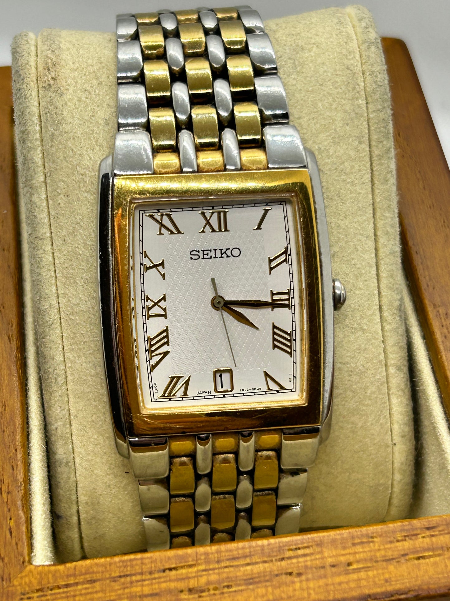 Seiko tank style quartz dress watch two tone silver and gold with date function