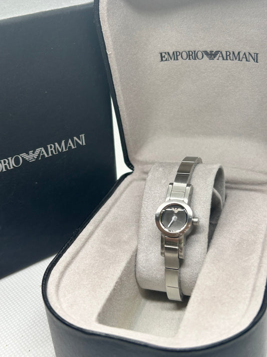 Emporio Armani Ladies quartz watch silver with travel case and bkx