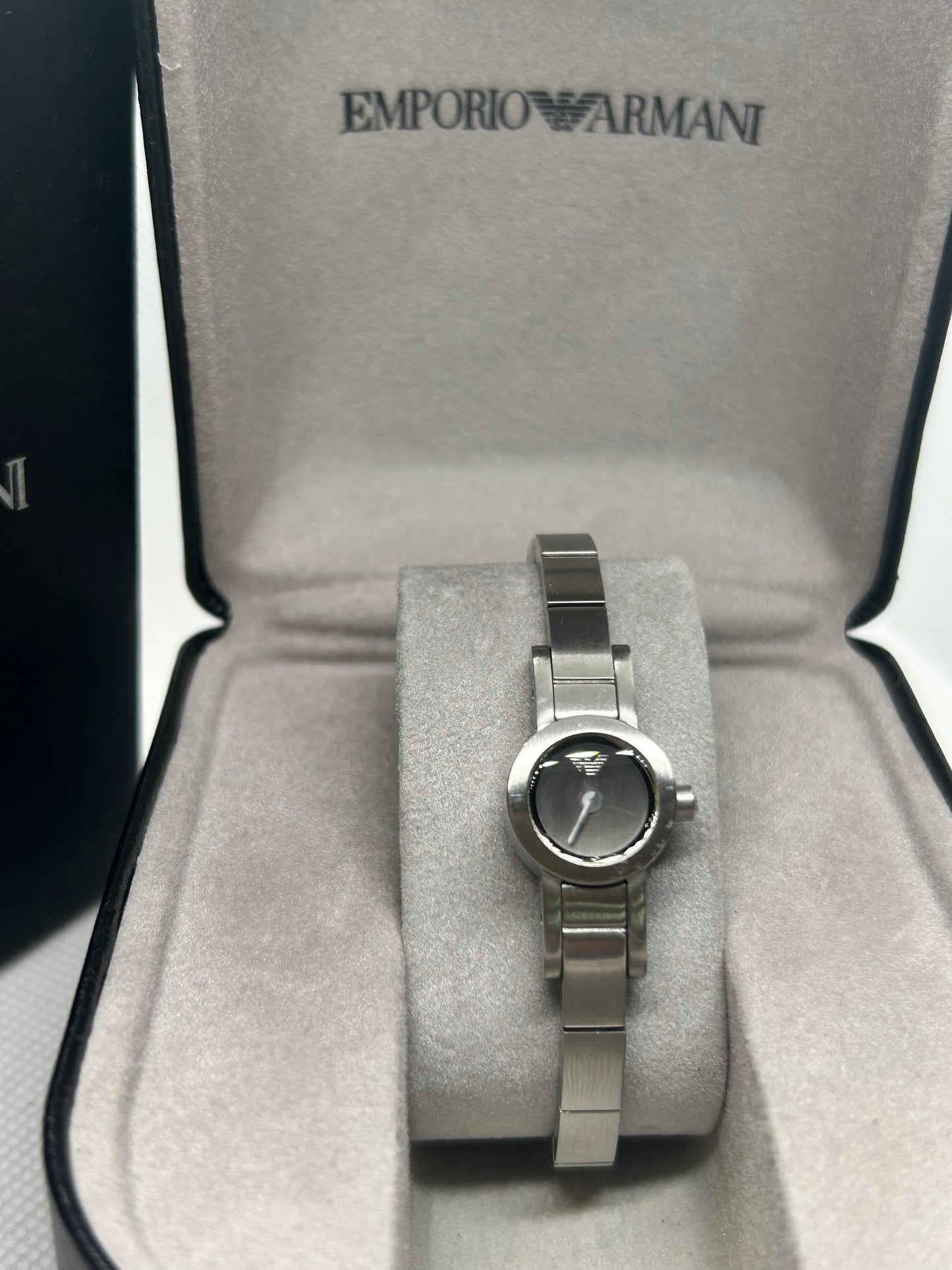 Emporio Armani Ladies quartz watch silver with travel case and bkx