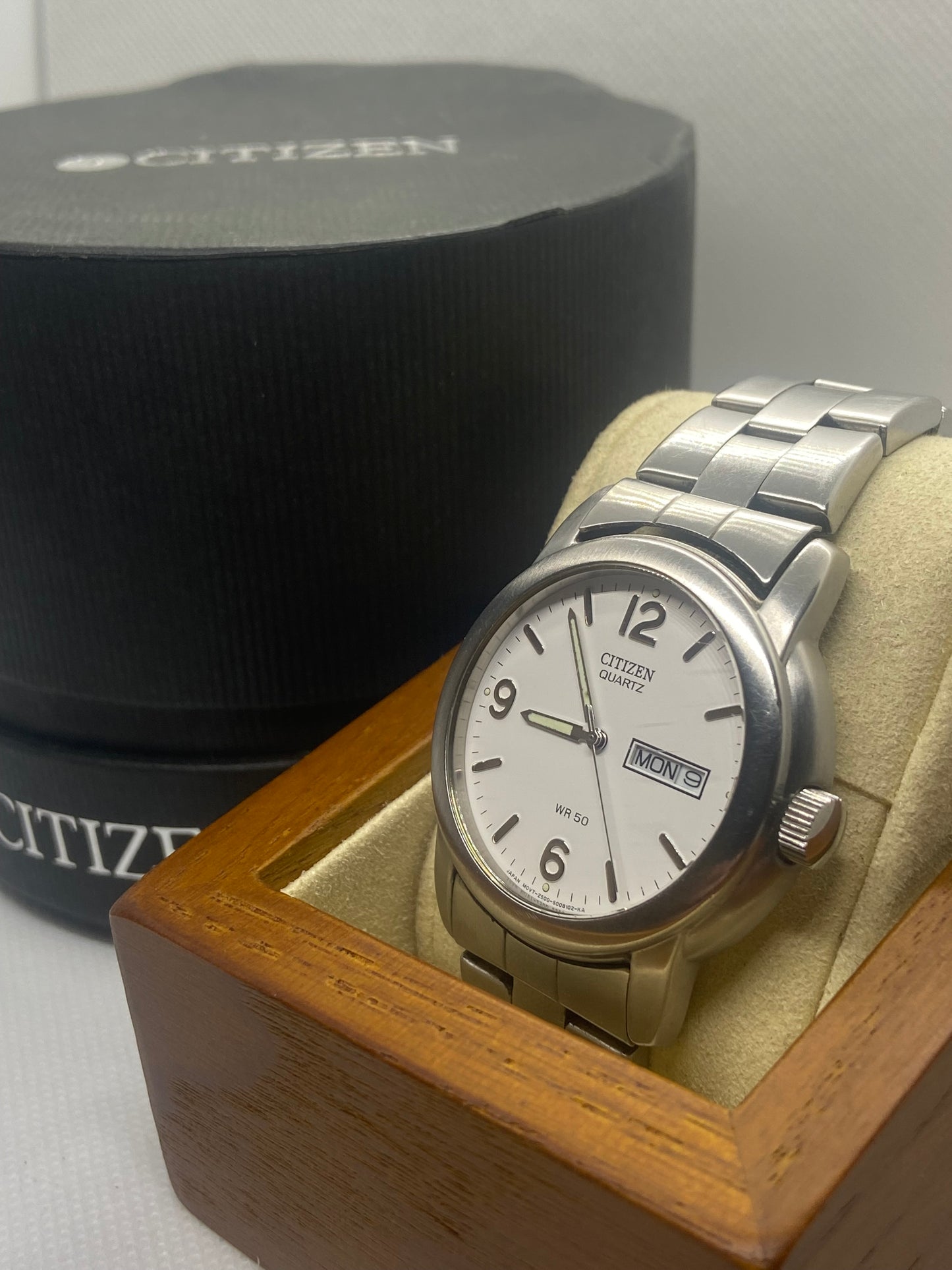 Citizen quartz silver day date watch WR50