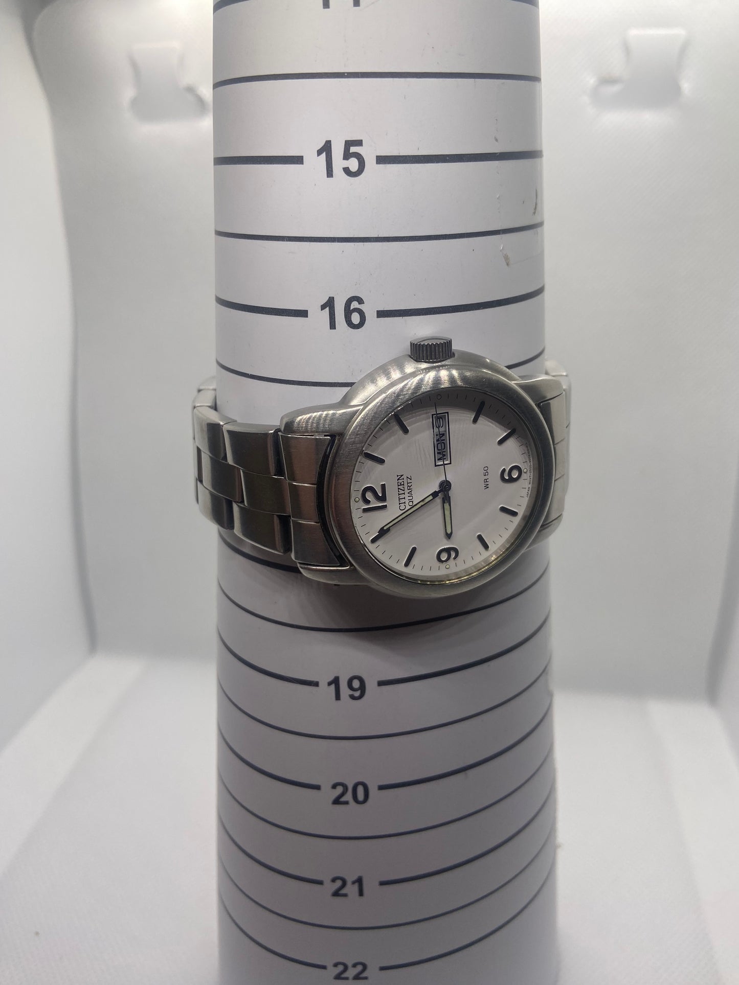 Citizen quartz silver day date watch WR50