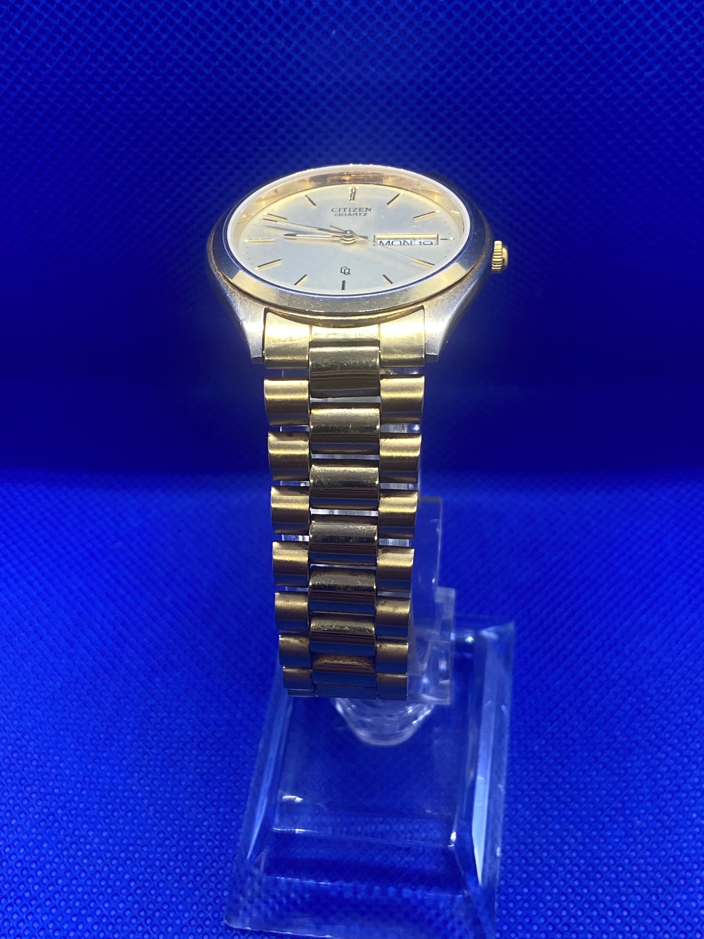 Citizen Quartz Watch all gold day date with presidential bracelet