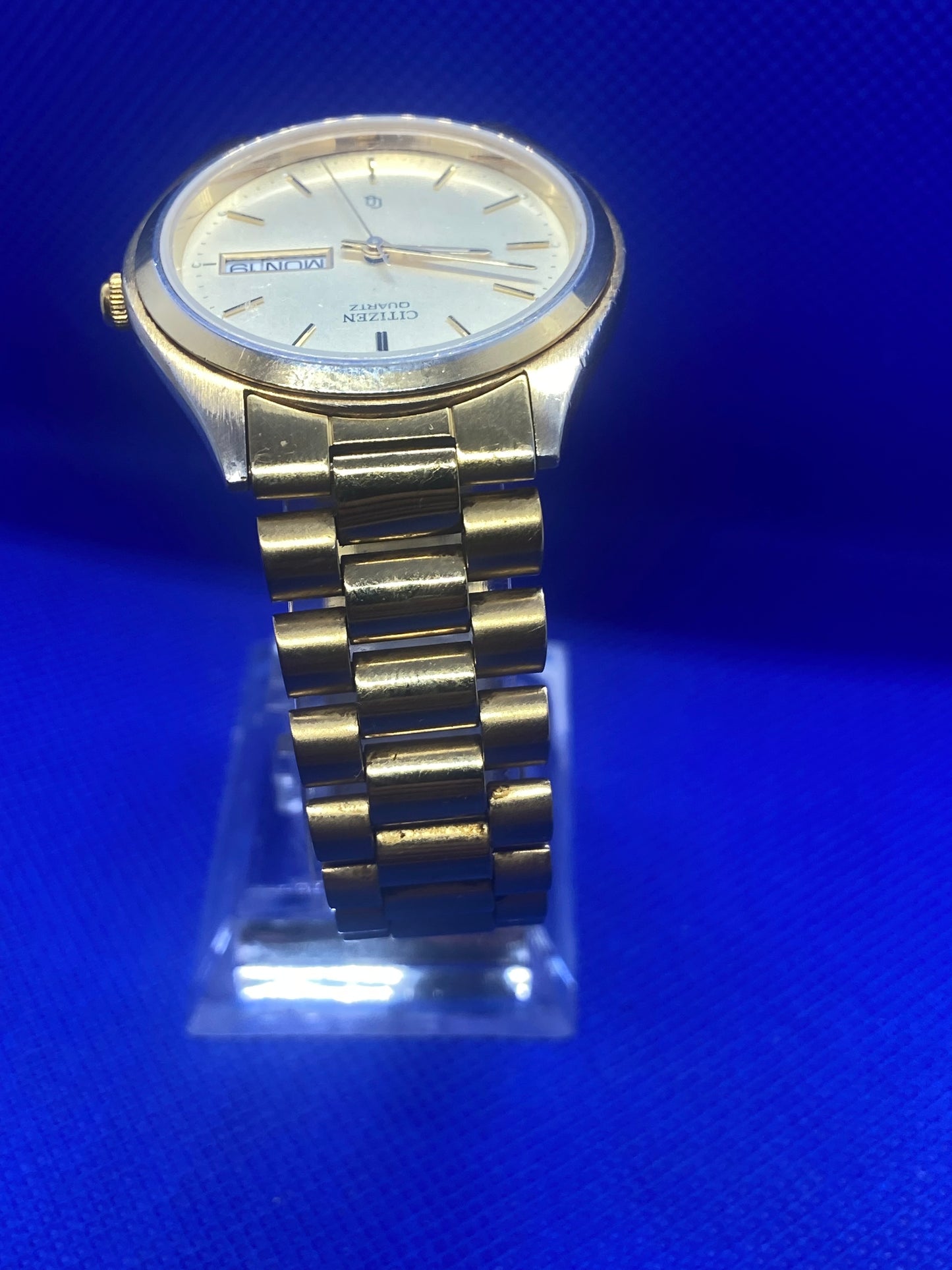 Citizen Quartz Watch all gold day date with presidential bracelet