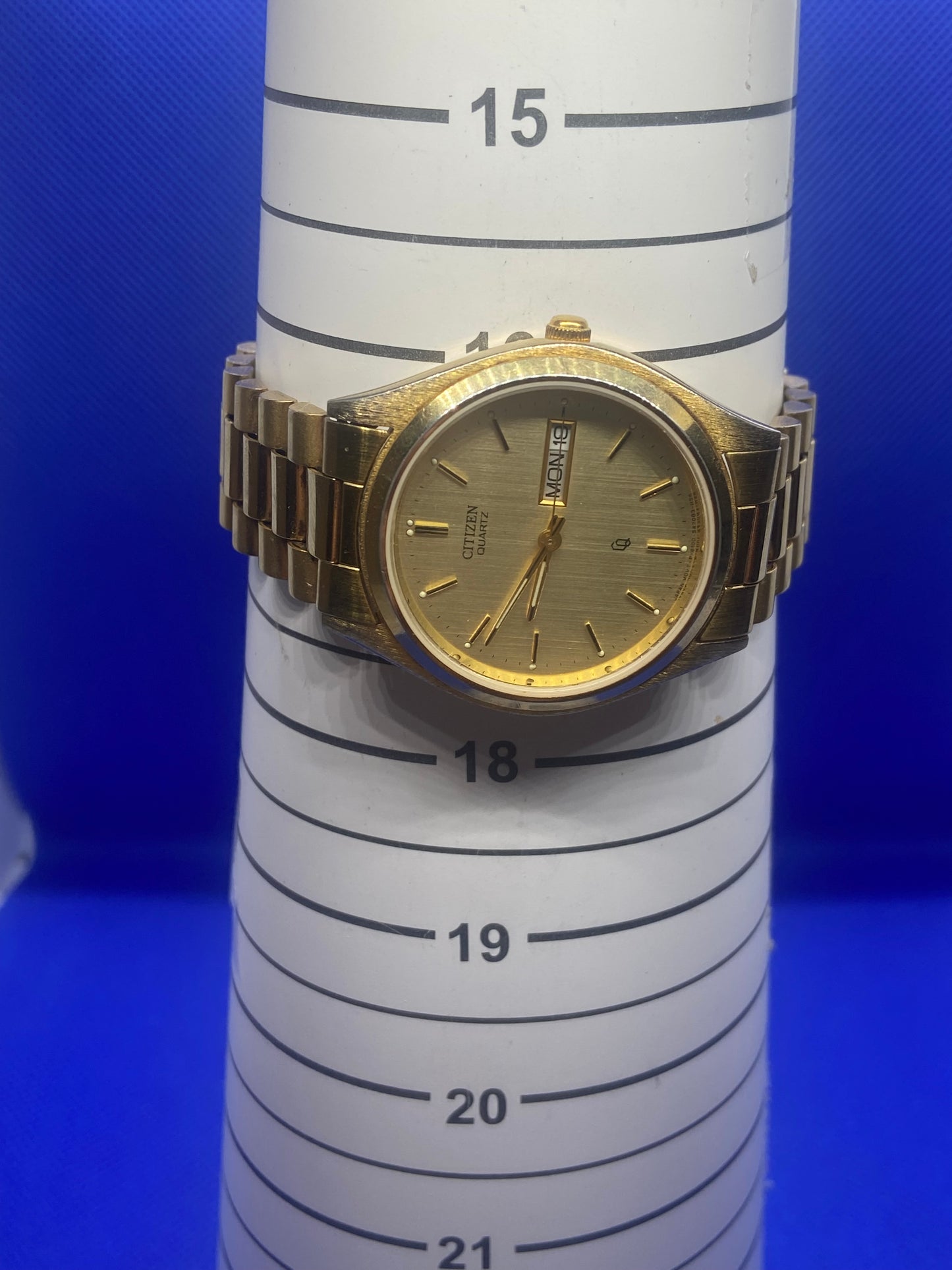 Citizen Quartz Watch all gold day date with presidential bracelet