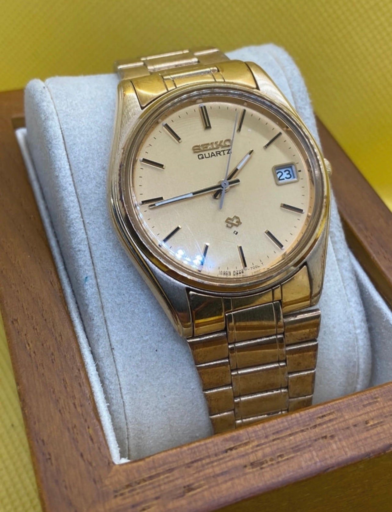 Seiko SQ quartz watch all gold with presidential style bracelet and date function