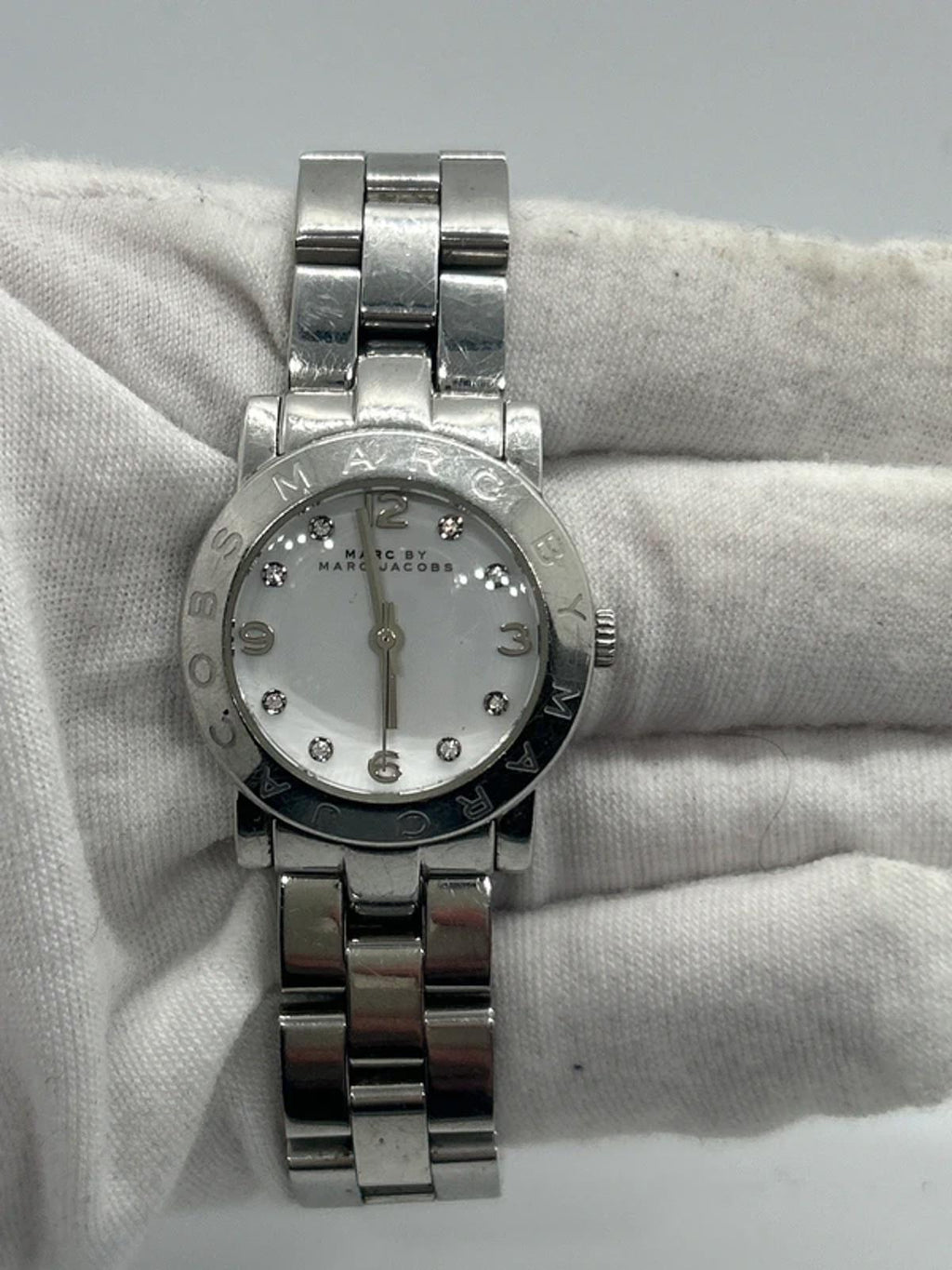 Ladies Marc Jacobs silver watch with white dial silver case and bracelet