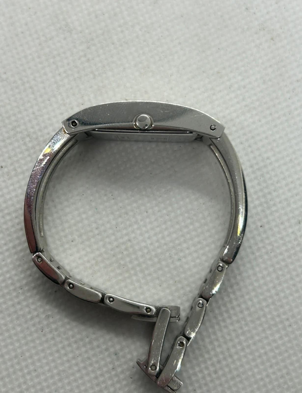Lovely Ladies GUESS silver diamanté watch bangle with box and papers
