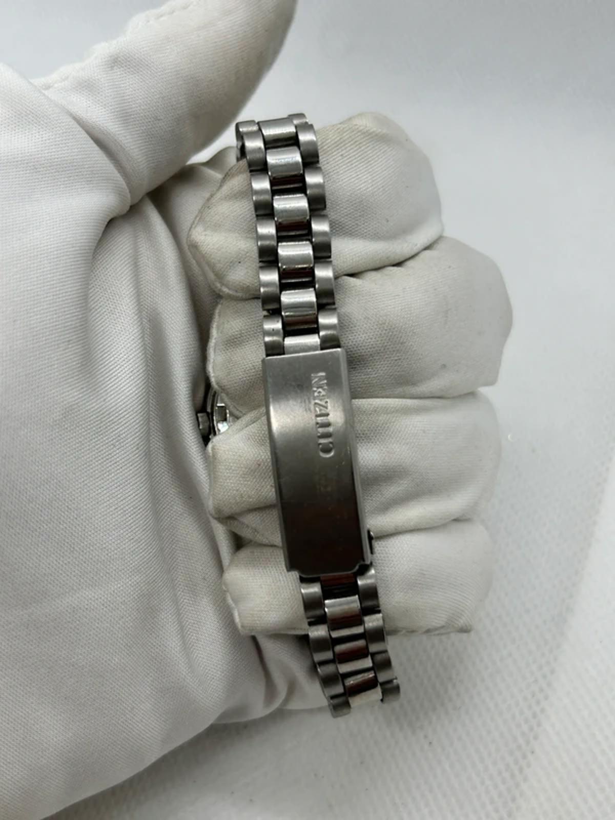 Ladies vintage Citizen silver quartz watch with white dial