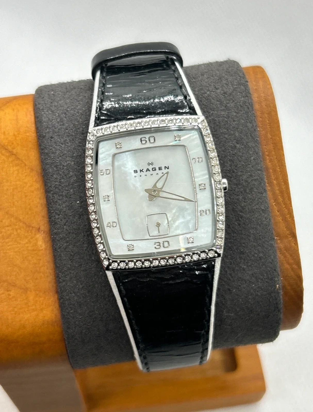 Lovely ladies Skagen watch mother of pearl dial diamantés with black strap