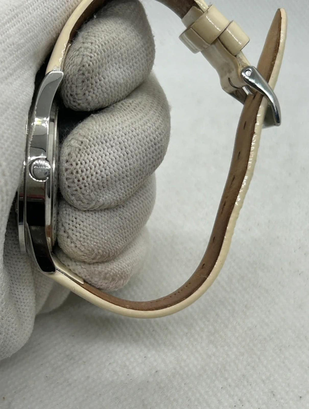 Lovely Ladies Guess silver watch diamanté style bezel with box and papers